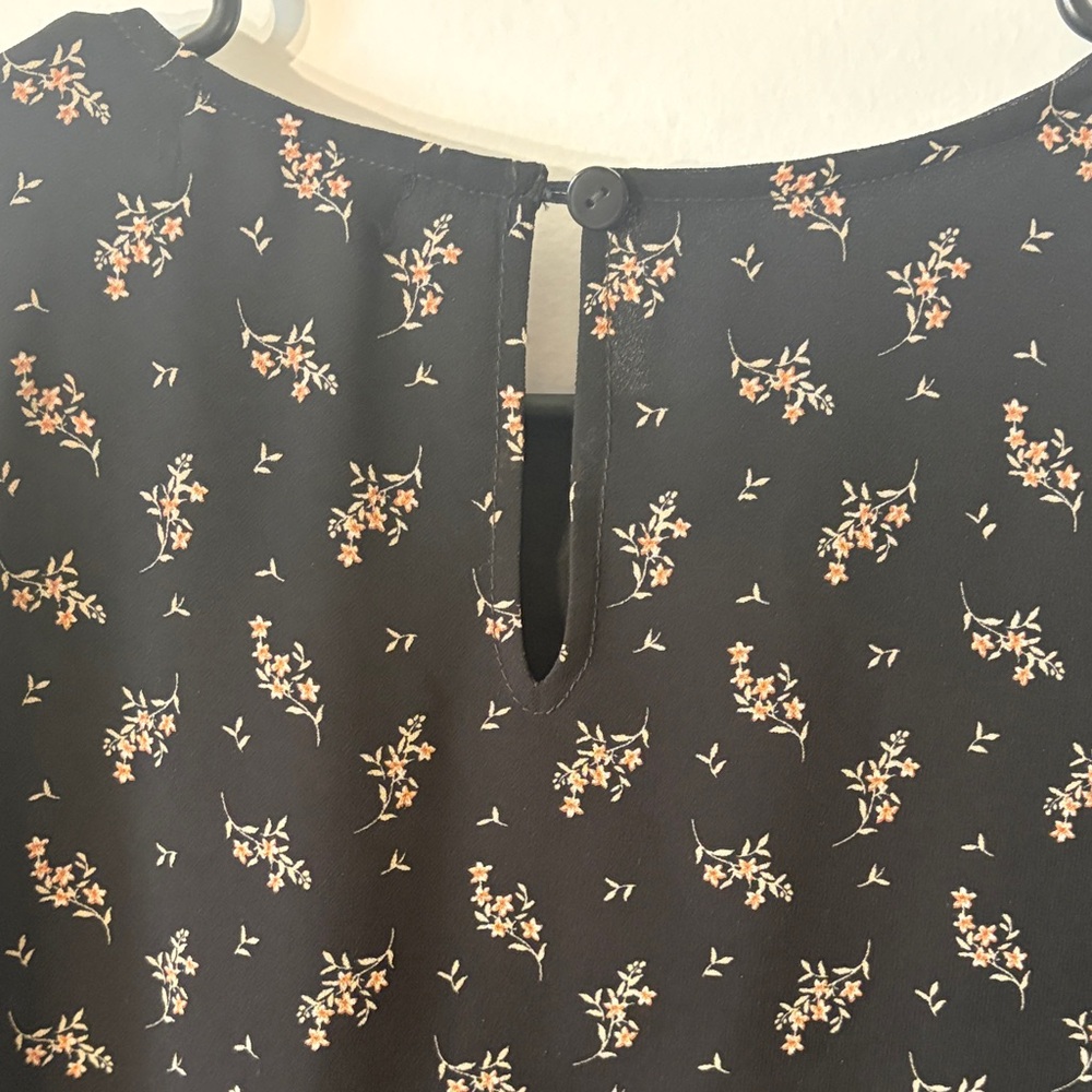 Altered state Black Floral Blouse - Picture 3 of 5